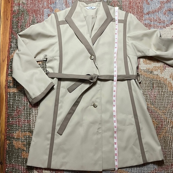 Vintage Bonders Women’s Cream and Tan Trench Coat size 10 - Picture 6 of 9